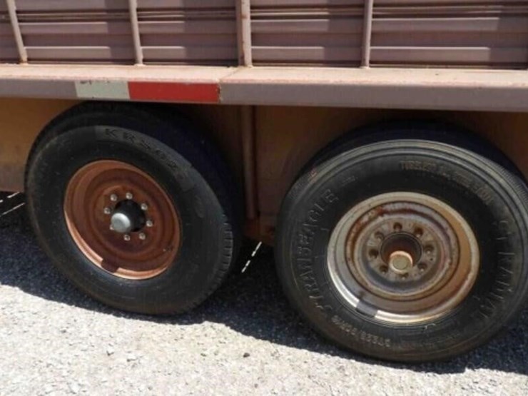 24'-gooseneck-livestock-trailer-image-7