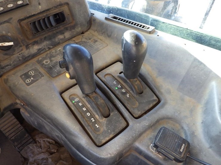 2011-caterpillar-770-image-13