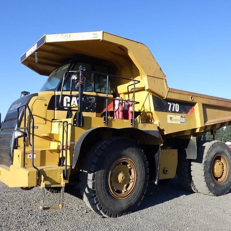 2011 CATERPILLAR 770