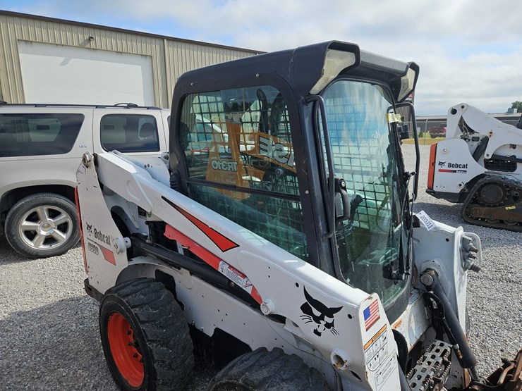 2015-bobcat-s550-image-22
