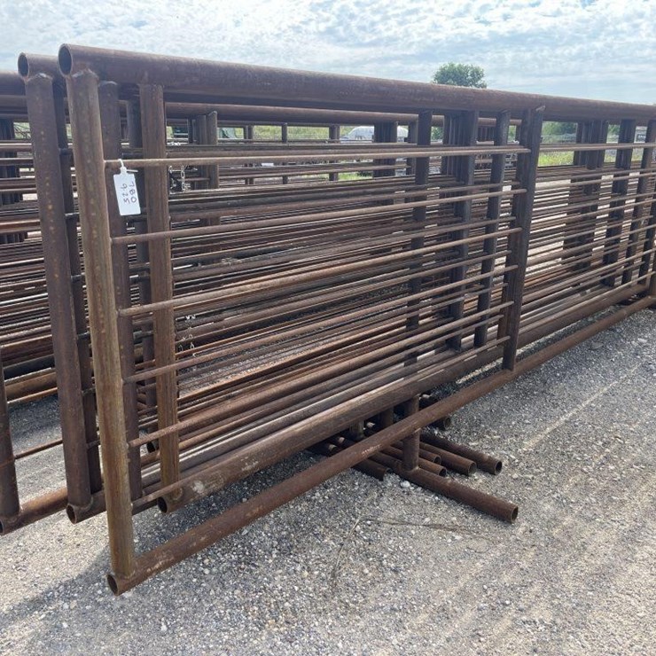 L2 - (10) 24' Freestanding Panels