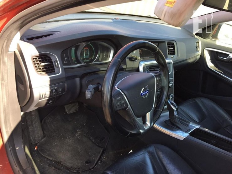2014-volvo-s60-t5-image-7