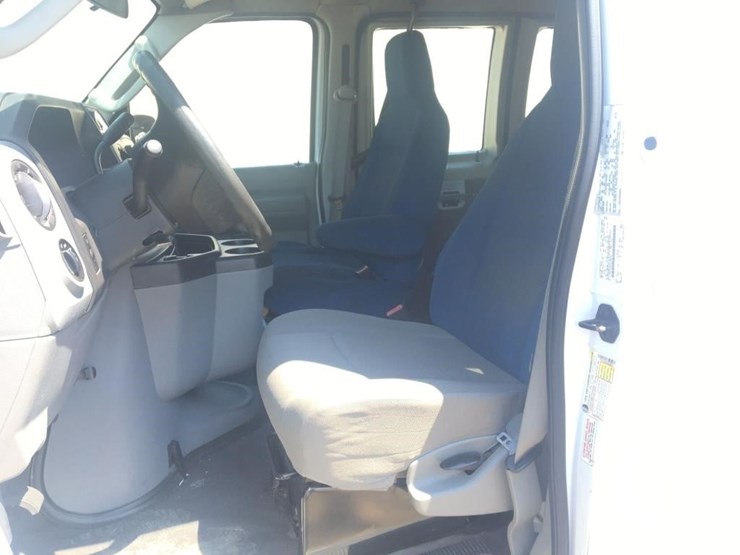 2014-ford-e150-image-8