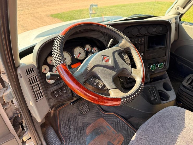 2015-international-prostar-image-57