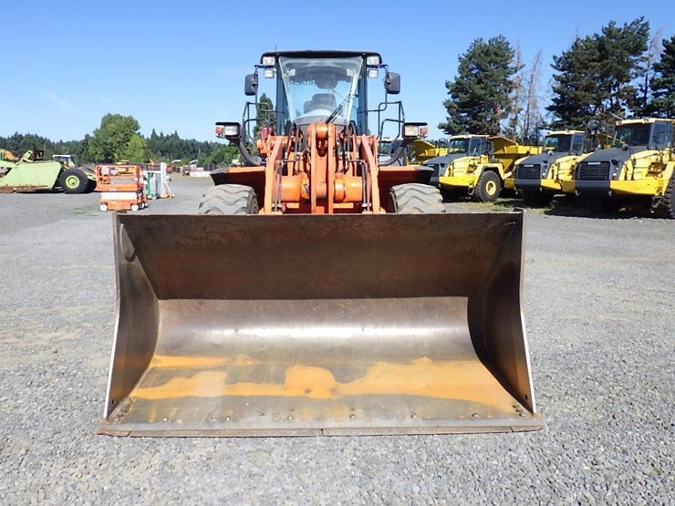 2017-hitachi-zw250-image-18
