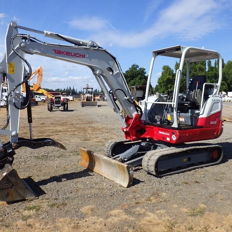 2021 TAKEUCHI TB240