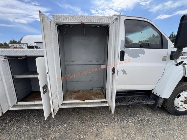 2004-gmc-topkick-c4500-image-31