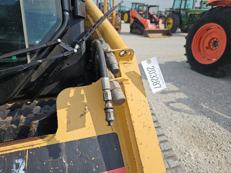 2004-caterpillar-277-image-6