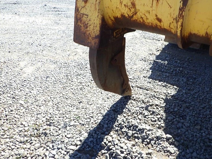 2004-komatsu-d275ax-5-image-29