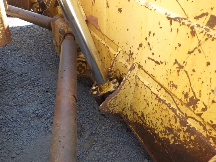 2004-komatsu-d275ax-5-image-21