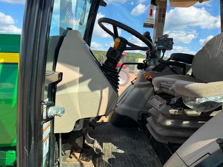 2017-john-deere-6120e-image-49