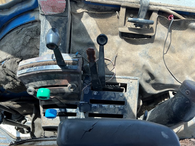 ford-7810-image-11
