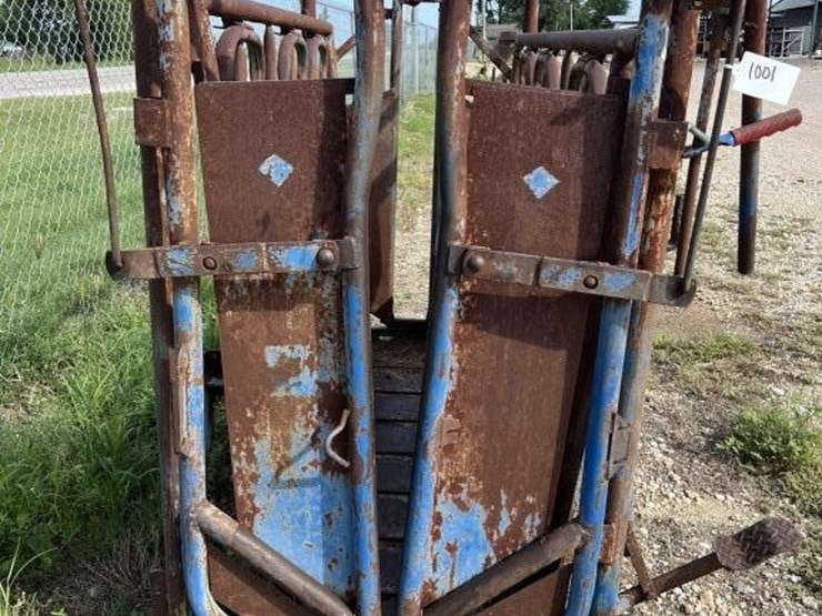 l1---priefert-squeeze-chute-image-2