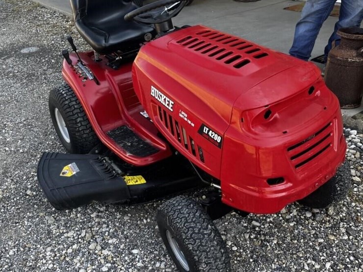 huskee-lt4200-image-3