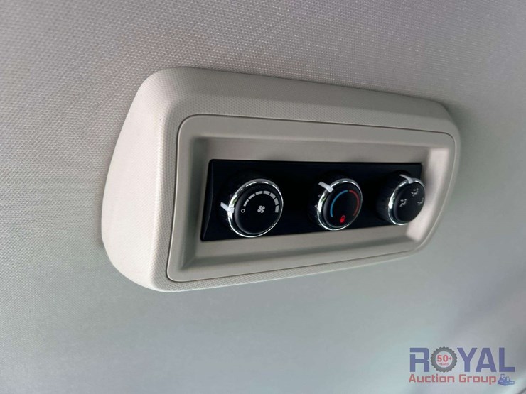 2014-dodge-grand-caravan-se-image-21