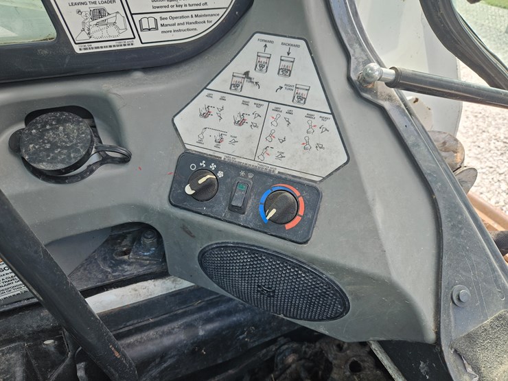2015-bobcat-s550-image-10