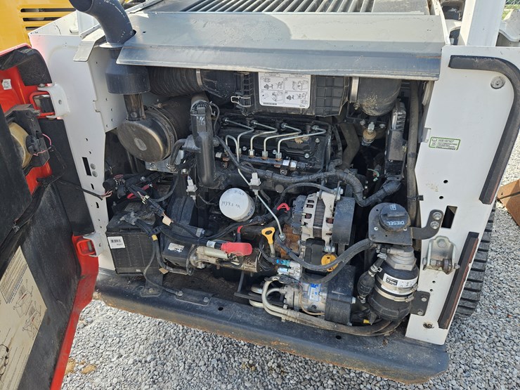 2020-bobcat-t590-image-19