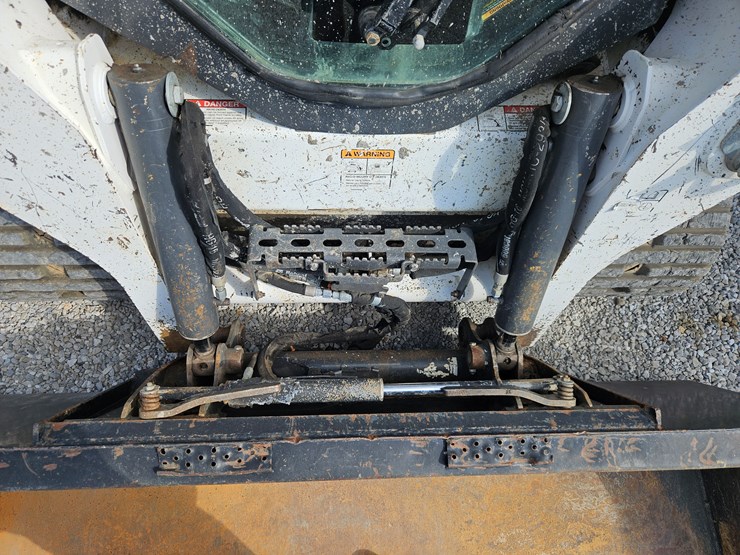 2020-bobcat-t590-image-5