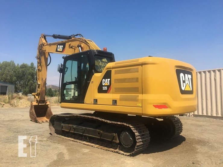 2019-caterpillar-320-image-4