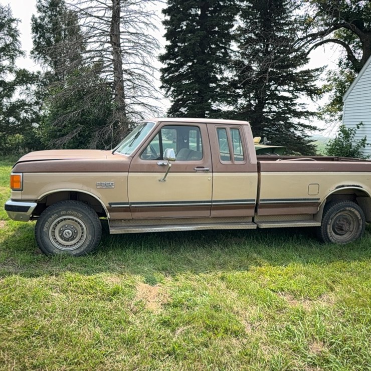 1987 FORD F250 XLT LARIAT