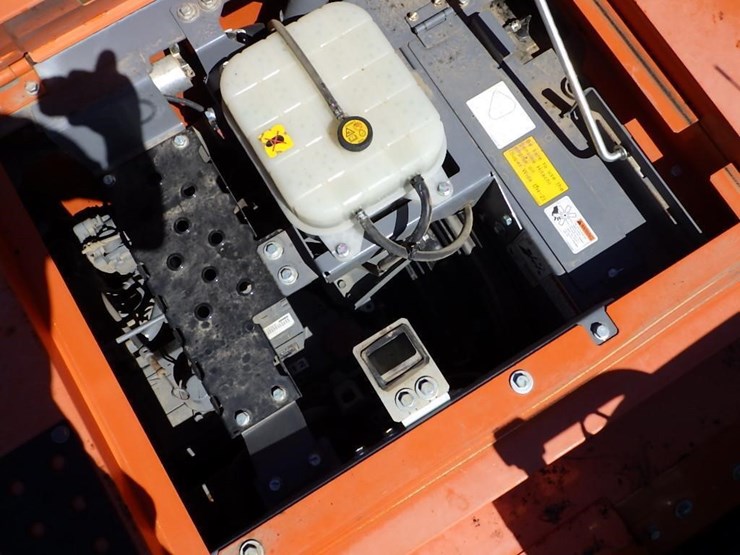 2020-hitachi-zx245us-lc-6n-image-25