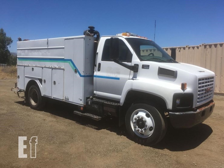 2004-gmc-topkick-c7500-image-1