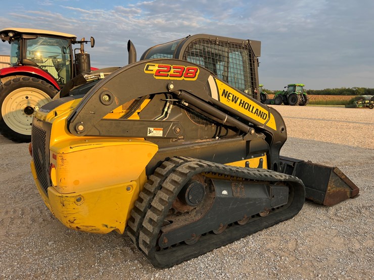 2015-new-holland-c238-image-8