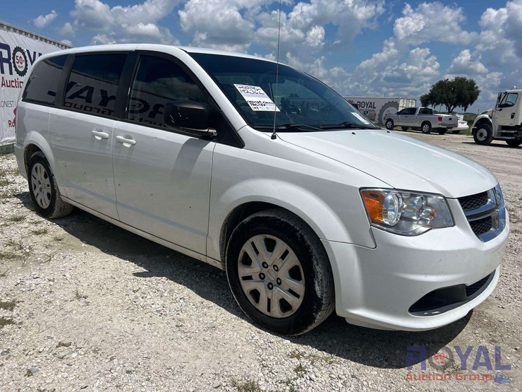 2014-dodge-grand-caravan-se-image-2