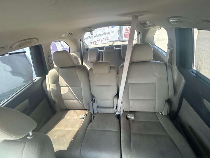 2015-honda-odyssey-image-18