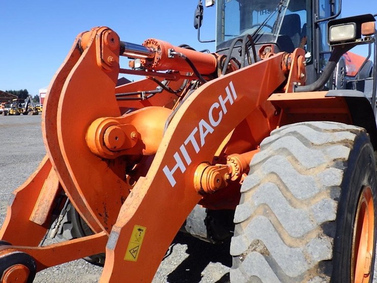2017-hitachi-zw250-image-15