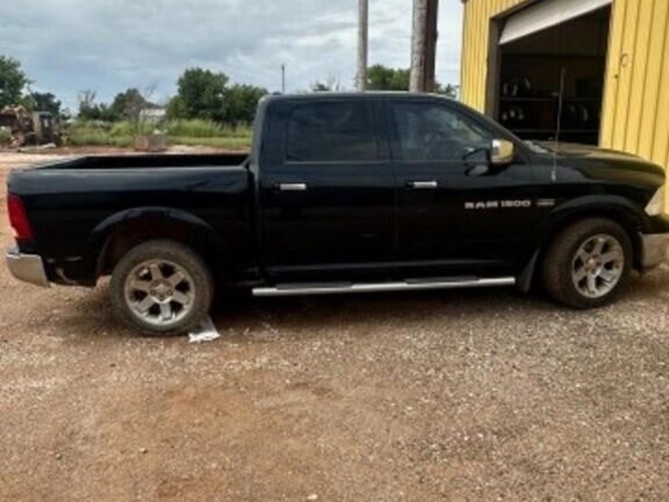 2012-dodge-1500-image-1