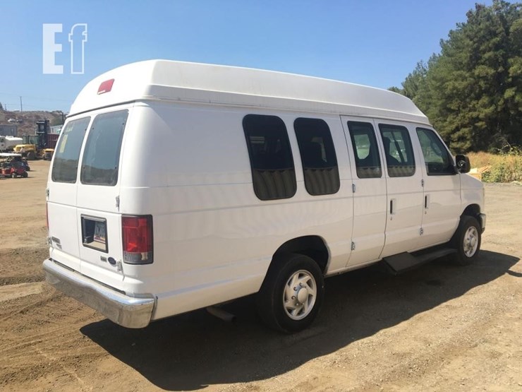 2014-ford-e150-image-3