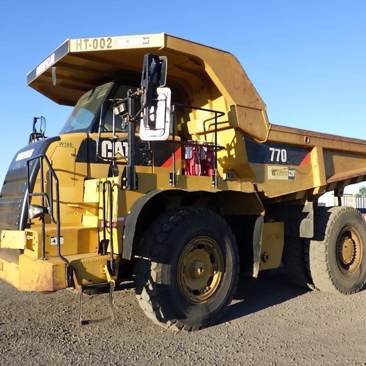 2011 CATERPILLAR 770