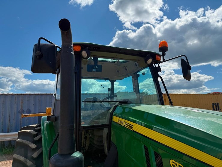 2017-john-deere-6120e-image-18