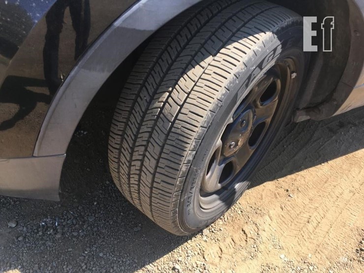 2015-ford-explorer-image-12