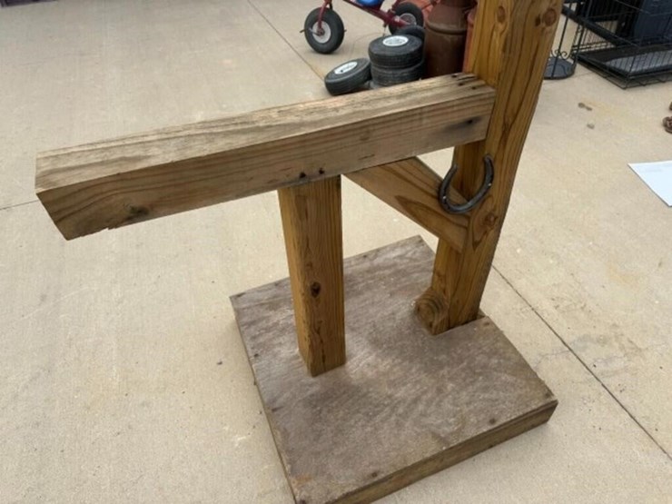 wooden-double-saddle-rack-image-2