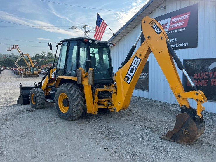 2022-jcb-3cx-image-4