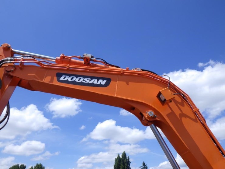 2021-doosan-dx85r-3-image-16
