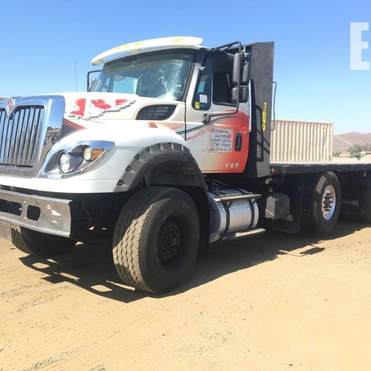 2017 INTERNATIONAL WORKSTAR 7600