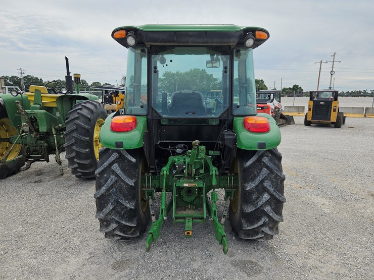 2019-john-deere-5065e-image-10