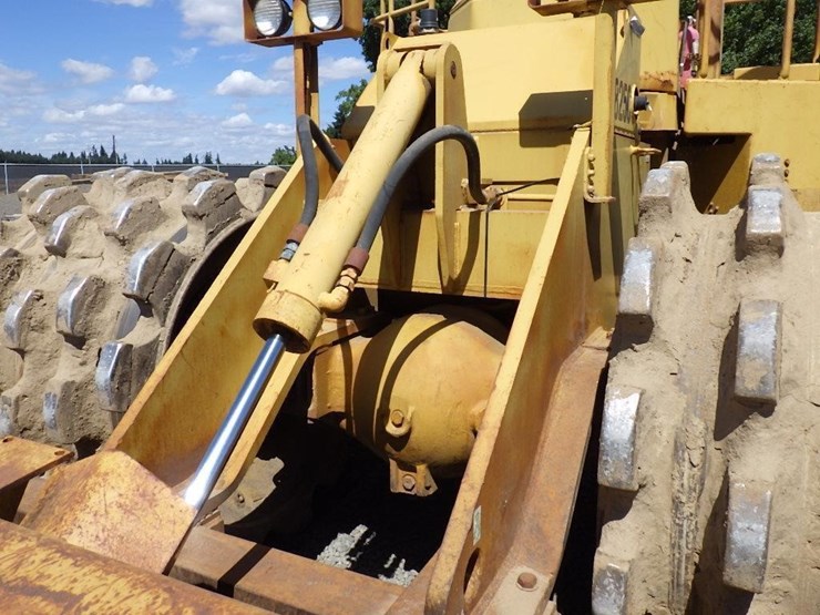 1986-caterpillar-825c-image-10