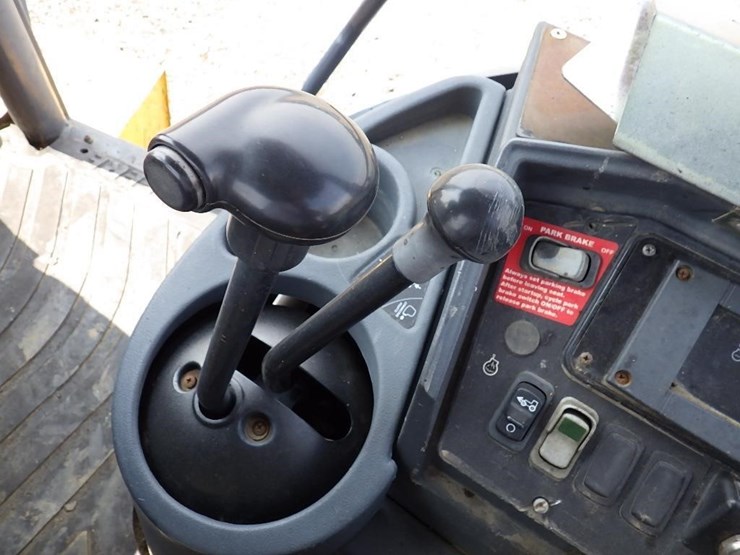 2006-deere-710g-image-34