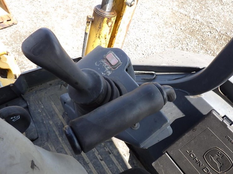 2006-deere-710g-image-38