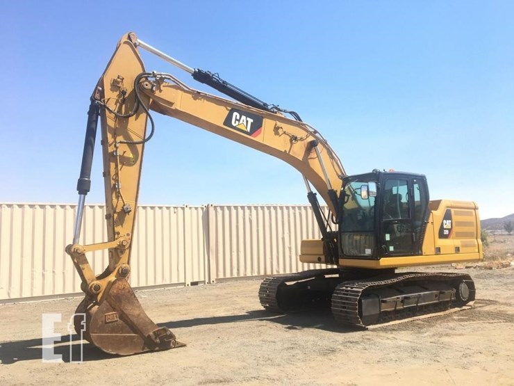 2019-caterpillar-320-image-1