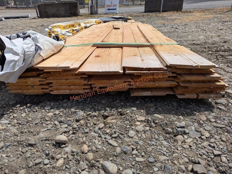 cedar-channel-siding-1x10-image-4