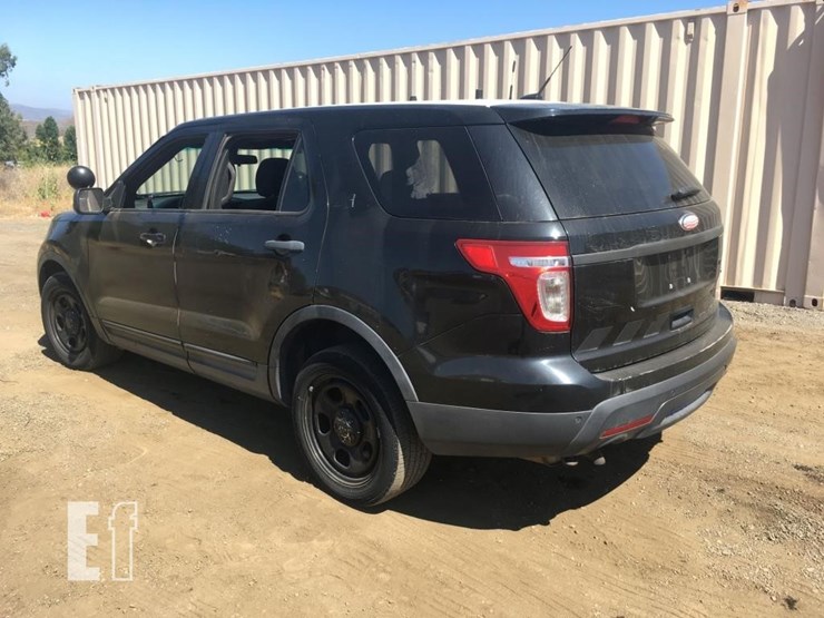 2015-ford-explorer-image-4