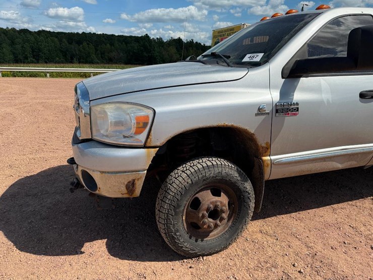 2007-dodge-ram-3500-image-17