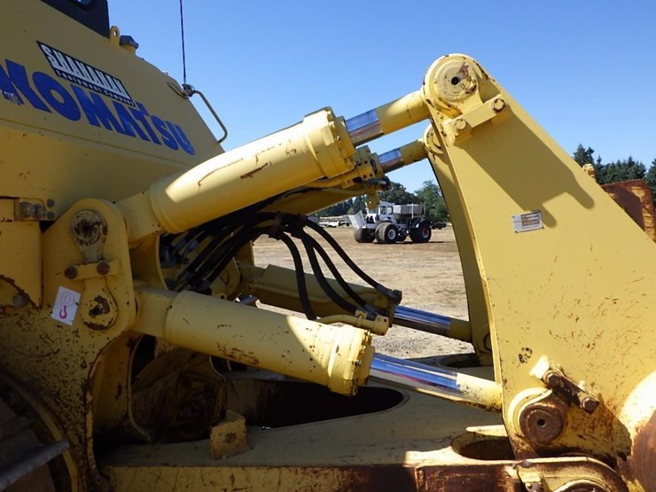 2004-komatsu-d275ax-5-image-30
