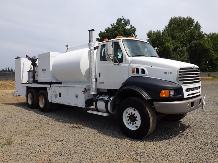 2005-sterling-lt8500-image-2