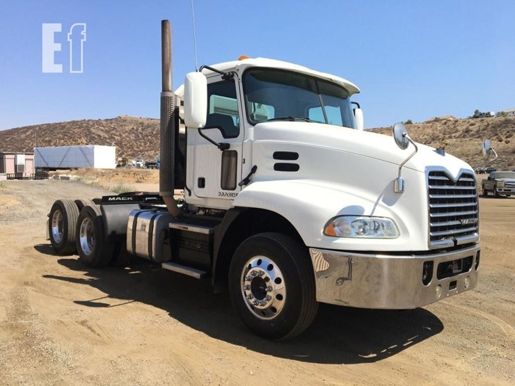 2018-mack-pinnacle-cxu613-image-2